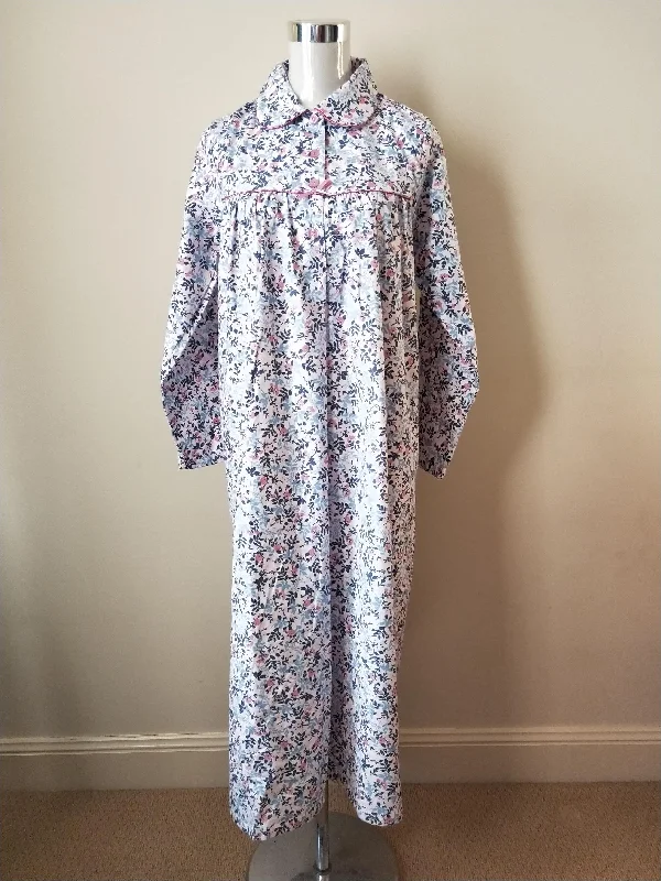 women's pajamas with an elasticized cuffsSchrank Cotton Flannelette Nightie SK600B