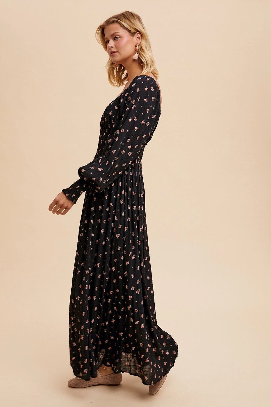 Women's Sweetheart Collar DressesBlack Floral Maxi Dress