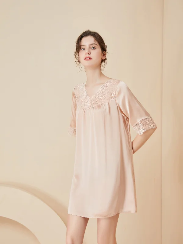 women's pajamas with a comfortable fitLoose Lace Charm Silk Nightgown