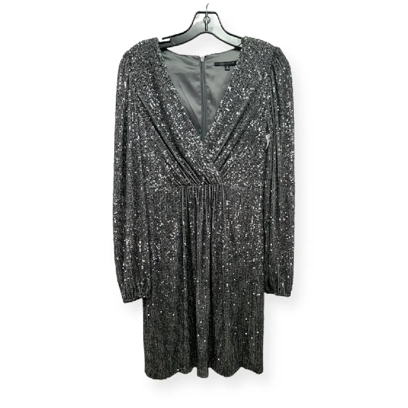 Women's Narrow Collar DressesBecca V-Neck Sequin Cocktail Dress in Grey Sparkle City Alex Marie, Size 4