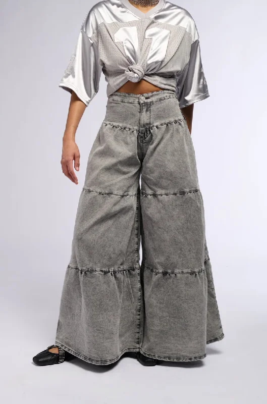 Women's Jodhpurs with Square CollarNIKIA TIERED WIDE LEG DENIM JEAN